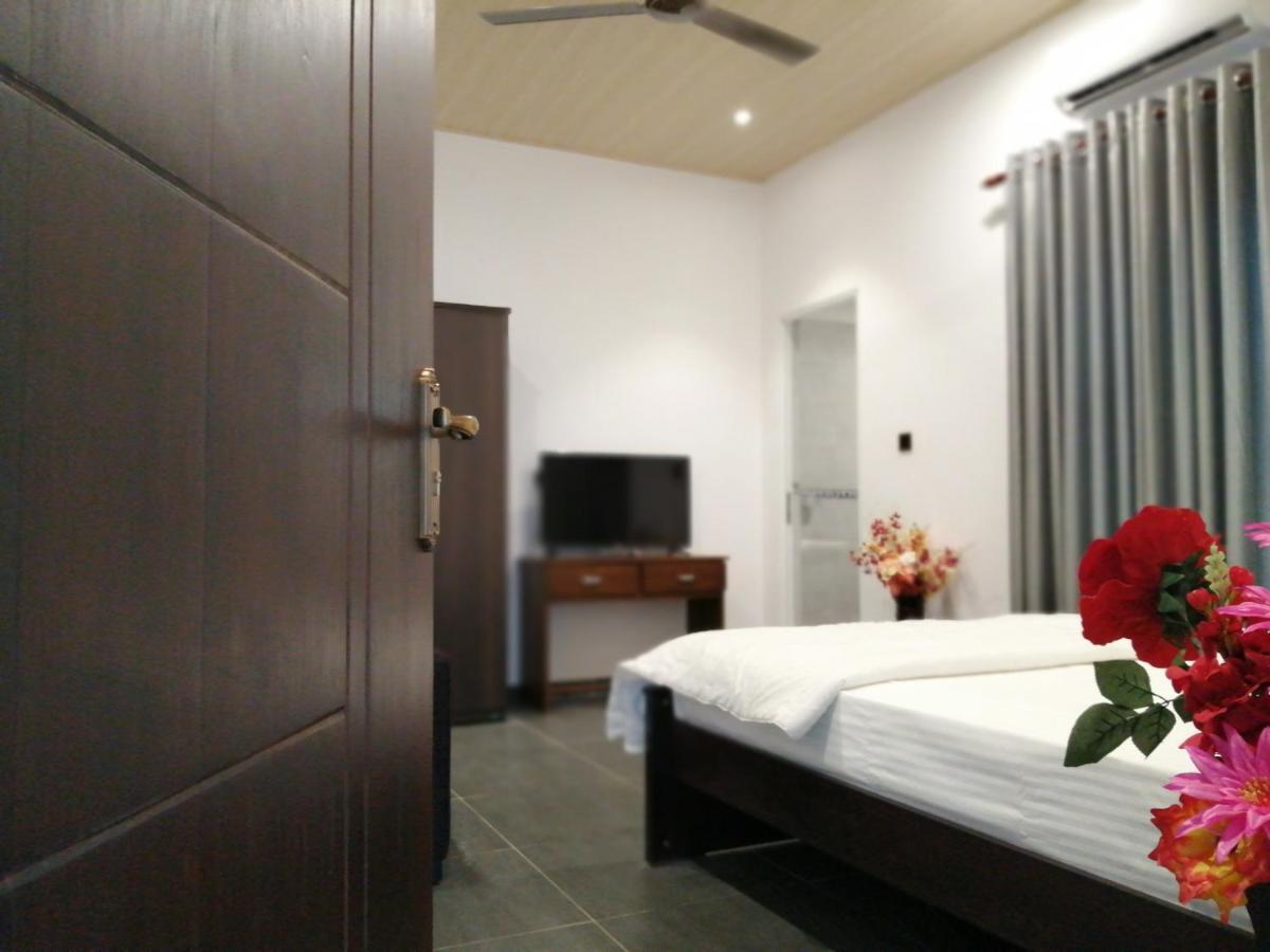 Taj Residence Puttalam Exterior foto